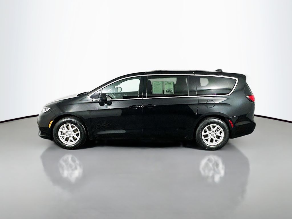 Used 2023 Black Chrysler Touring image 4