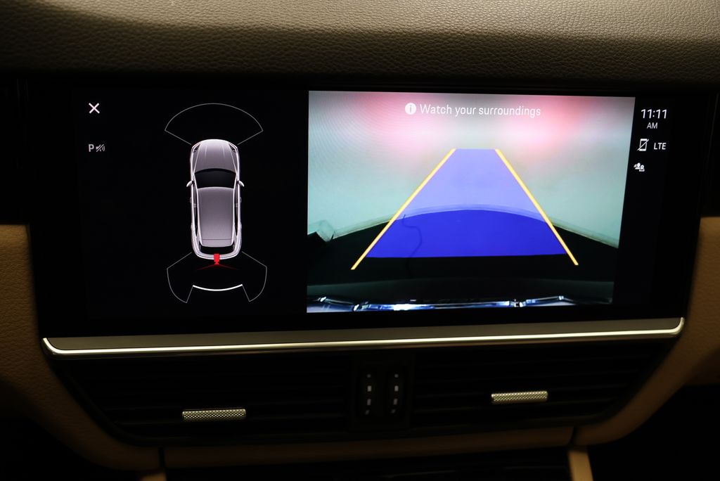 Thumbnail: 2023 Porsche Cayenne - 25