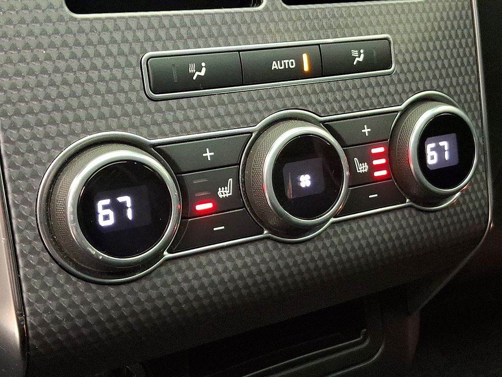 Thumbnail: 2016 Land Rover Range Rover Sport - 11