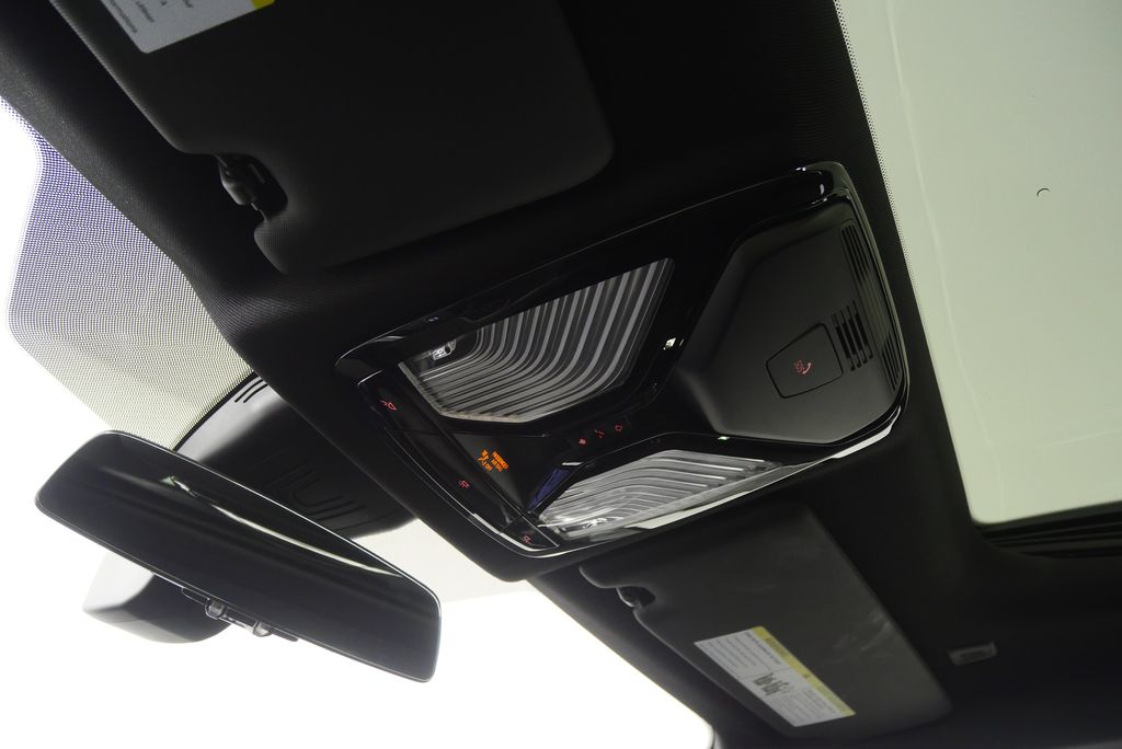 Thumbnail: 2025 BMW 4 Series - 21