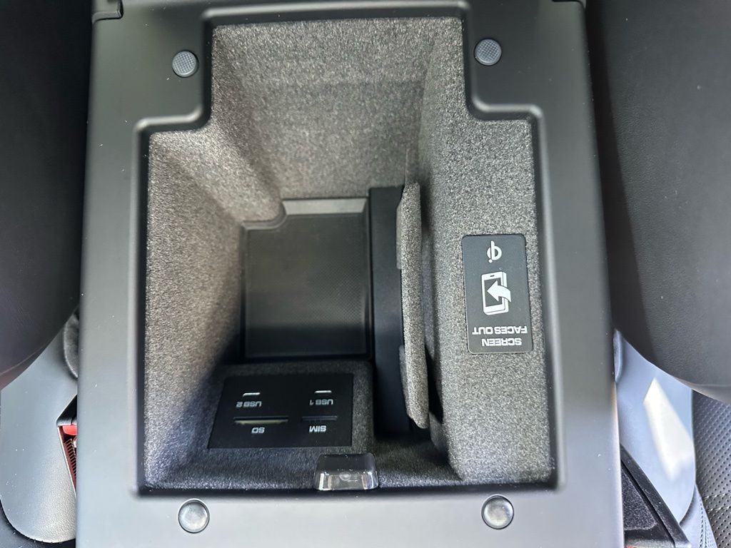 Thumbnail: 2026 Porsche Macan - 28