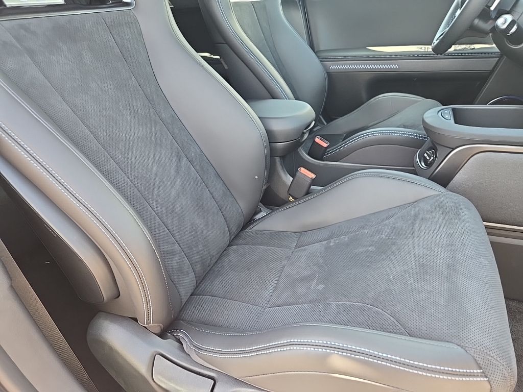 2025 Hyundai Ioniq 5 SE 20