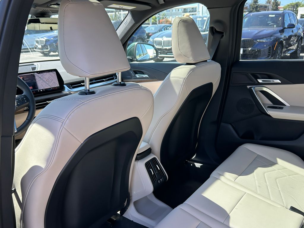 2025 BMW X1 xDrive28i 31