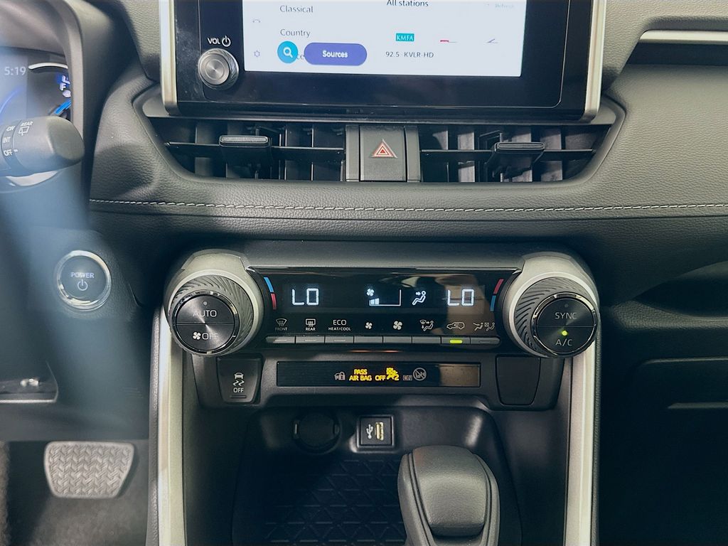 Thumbnail: 2025 Toyota RAV4 - 15