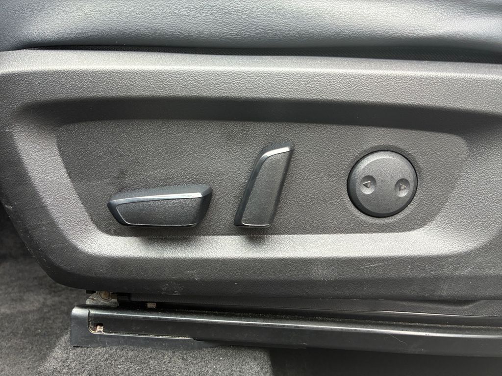 Used Car 2024 Mitsubishi Outlander  Se For Sale Under $25,000 In Austin, Texas