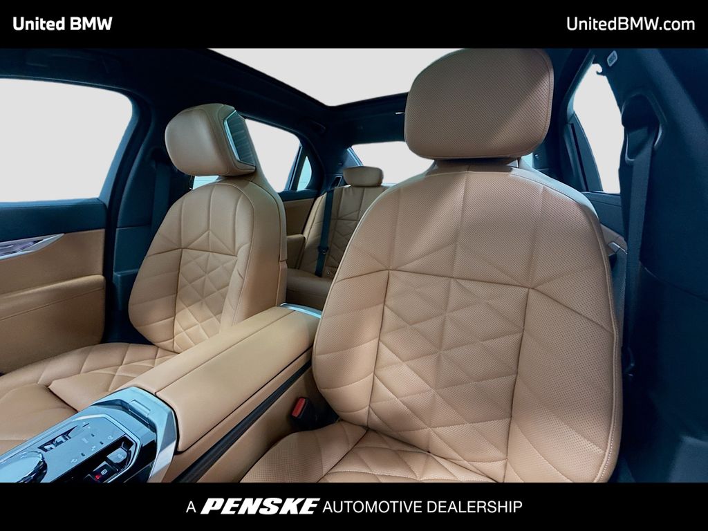 Thumbnail: 2026 BMW 7 Series - 5