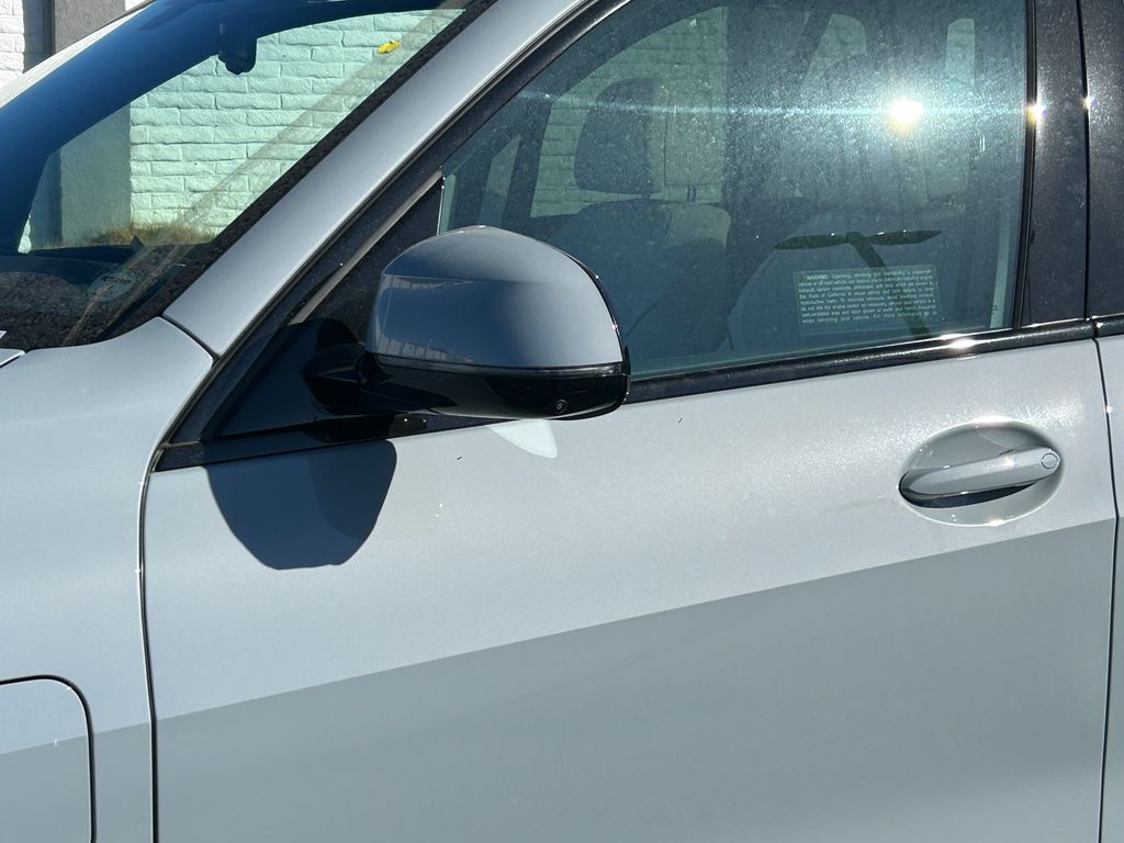 2026 BMW X5 xDrive50e 10