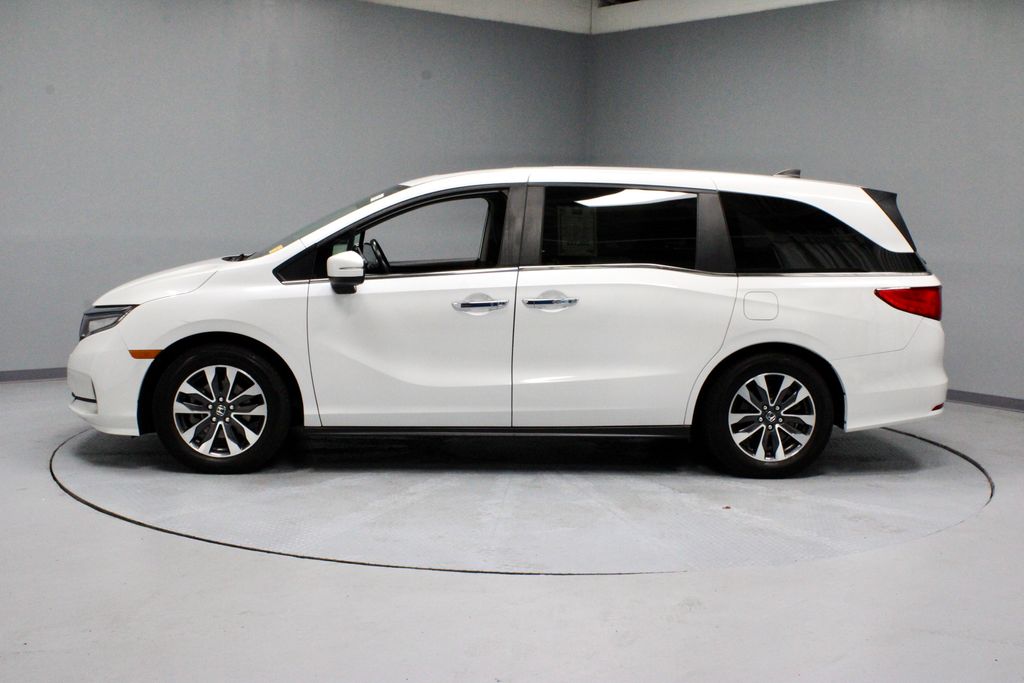 View vehicle photo 7