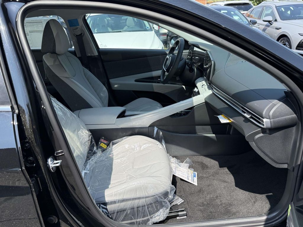 New 2026 Black Hyundai Limited image 13