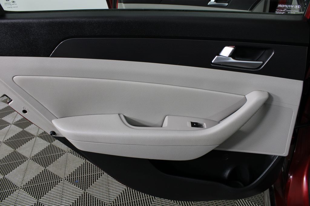 Used 2015 Hyundai Sonata for sale in 