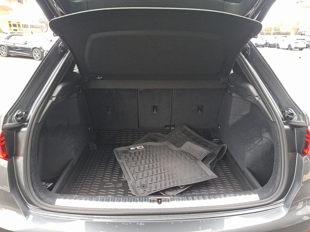 Thumbnail: 2025 Audi Q3 - 27