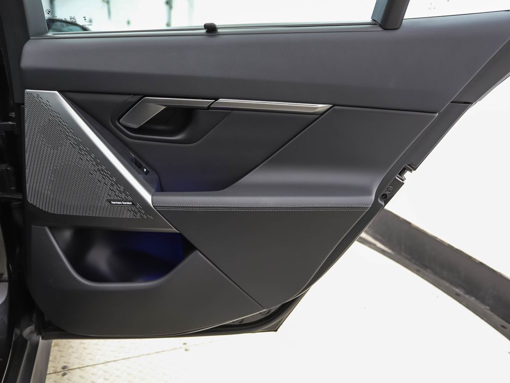 Thumbnail: 2025 BMW i5 - 25