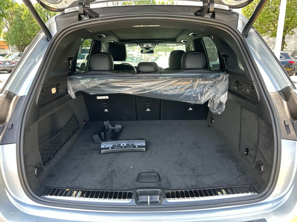 Thumbnail: 2026 Mercedes-Benz GLE - 22