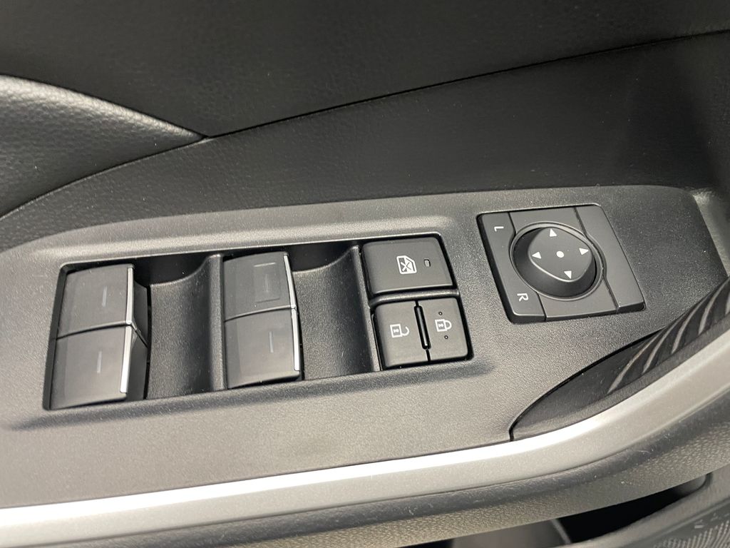 2023 Toyota RAV4 XLE 10