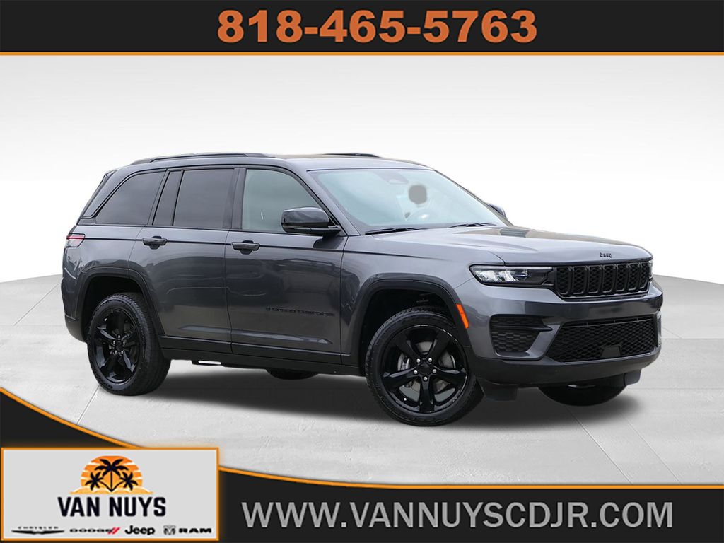 2022 Jeep Grand Cherokee Altitude 4WD