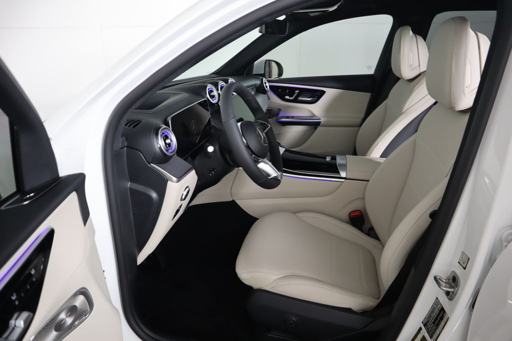 2025 Mercedes-Benz GLC 300 21