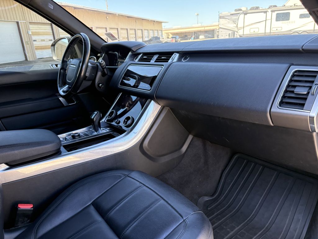 Used 2018 Black Land Rover SE image 28