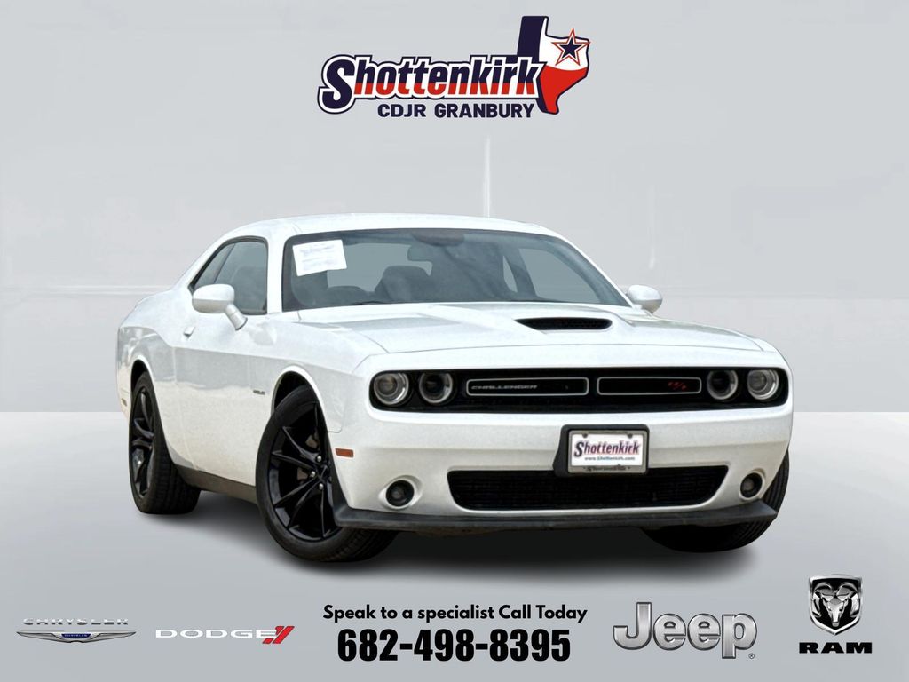 White Knuckle Clearcoat 2022 Dodge Challenger R/T RWD Coupe Rear-Wheel Drive 8-Speed Automatic
