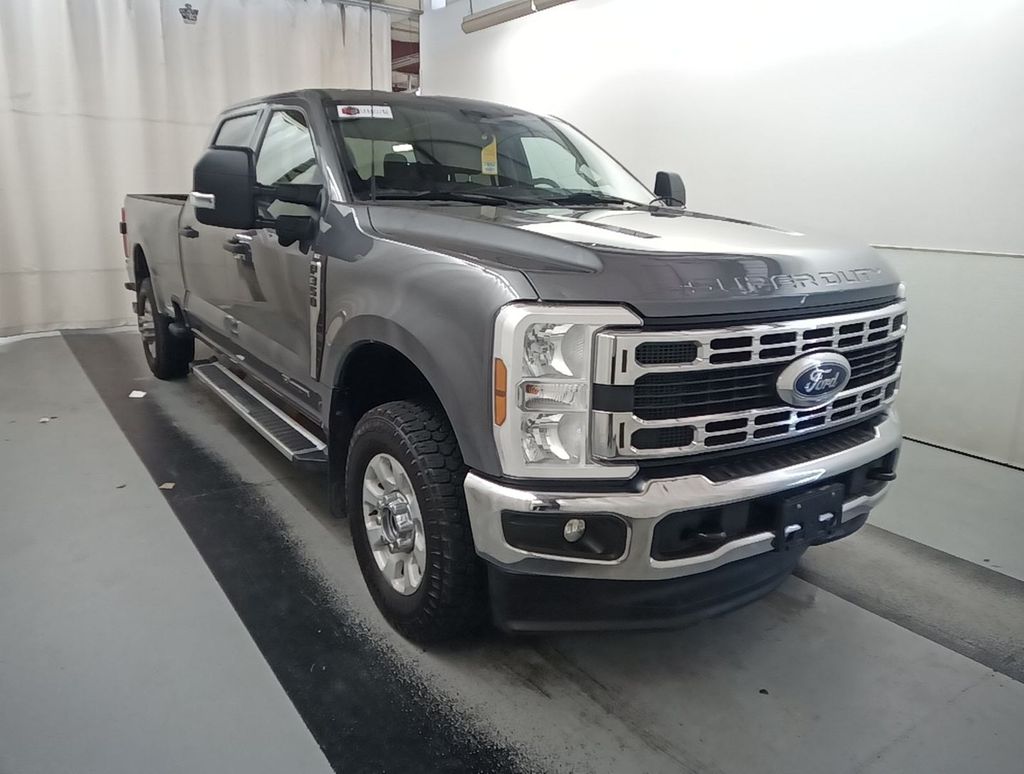 Carbonized Gray Metallic 2024 Ford F-350 Super Duty XLT Crew Cab 4WD Pickup Truck Four-Wheel Drive Automatic