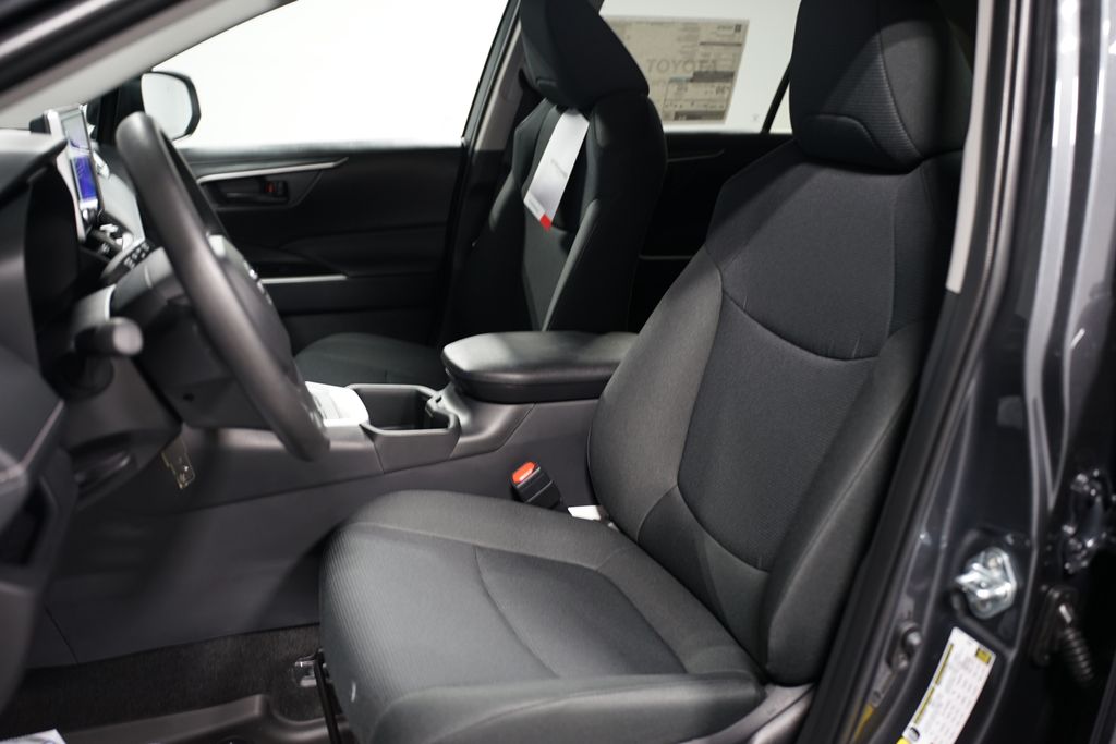 2025 Toyota RAV4 LE 25