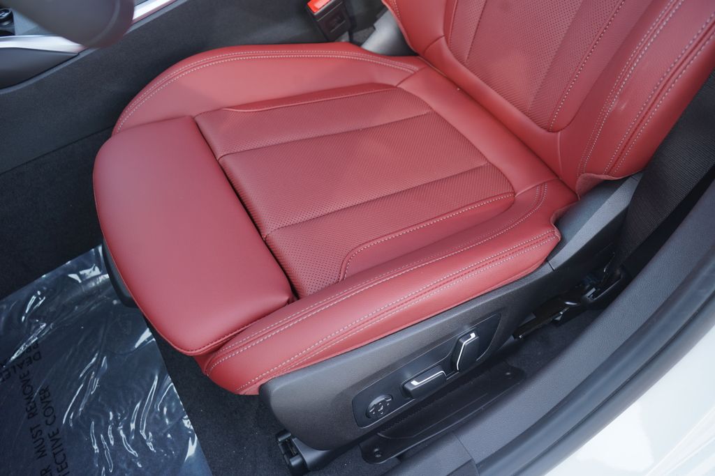 Thumbnail: 2025 BMW 3 Series - 11