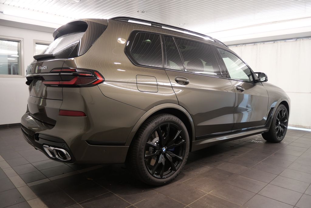 2025 BMW X7 M60i 7