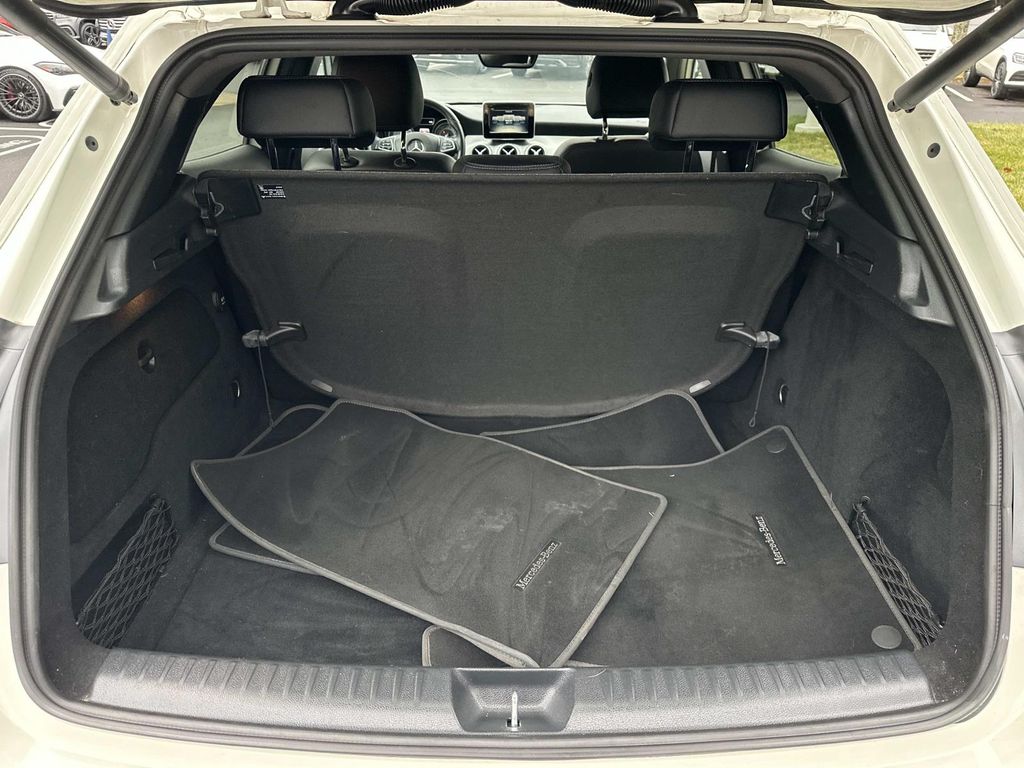 Thumbnail: 2017 Mercedes-Benz GLA - 25