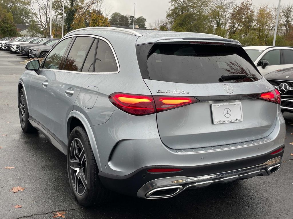 2025 Mercedes-Benz GLC 350 7