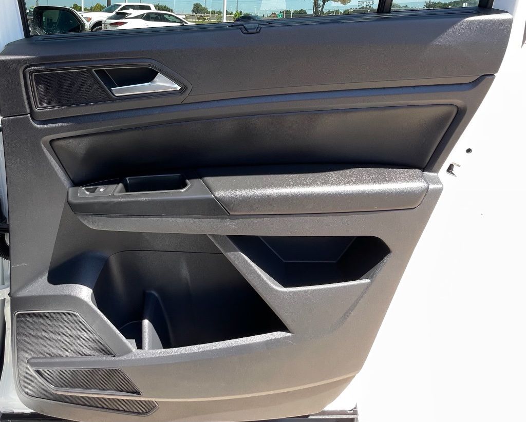 2020 Volkswagen Atlas 3.6L V6 SE White at Community Kia