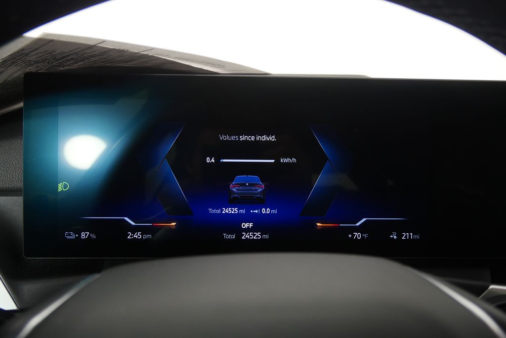 Thumbnail: 2024 BMW i4 - 23