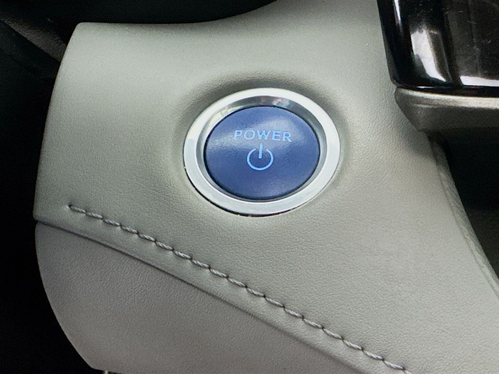 2021 Toyota Highlander Hybrid XLE photo