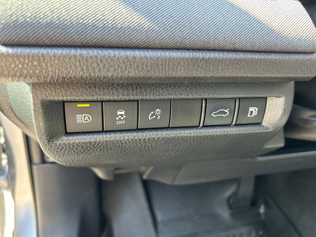 Thumbnail: 2025 Toyota Camry - 18