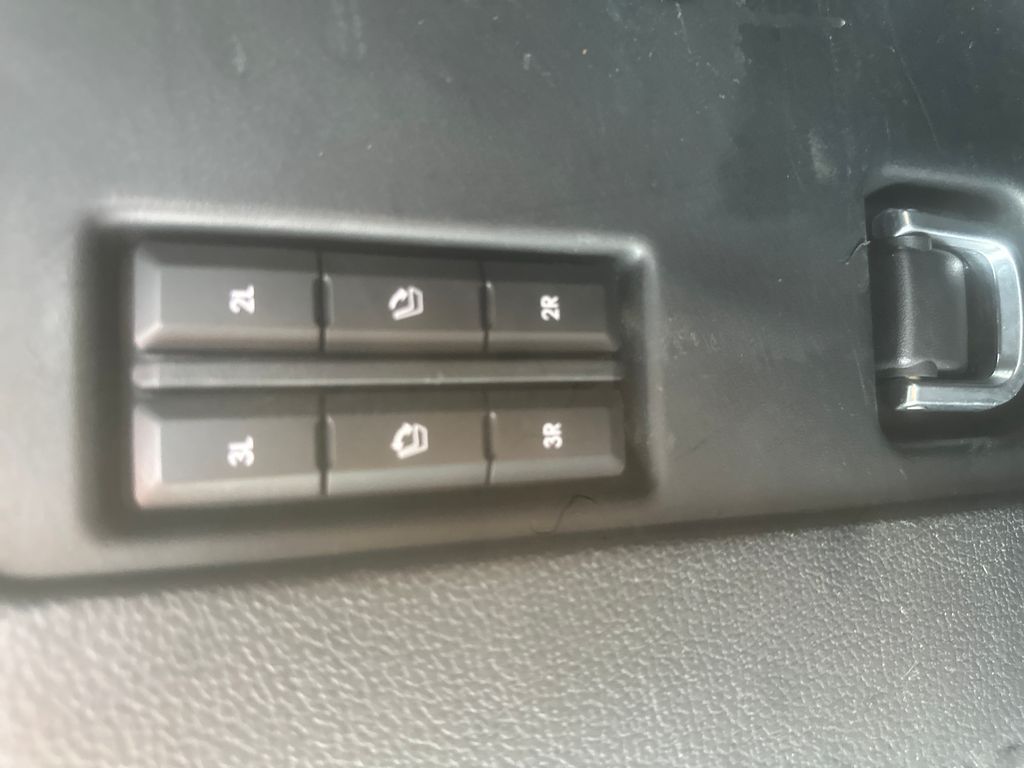 Used 2020 Black Lincoln Reserve image 24