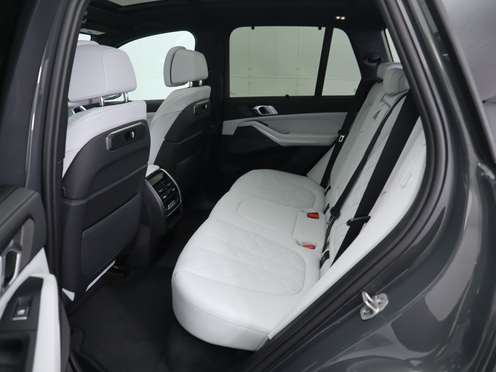 Thumbnail: 2026 BMW X5 - 22