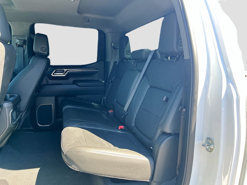 Used 2025 White Chevrolet LTZ image 25
