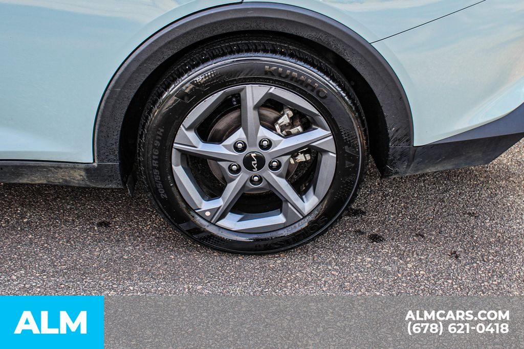 Used 2025 Blue Kia LXS image 16