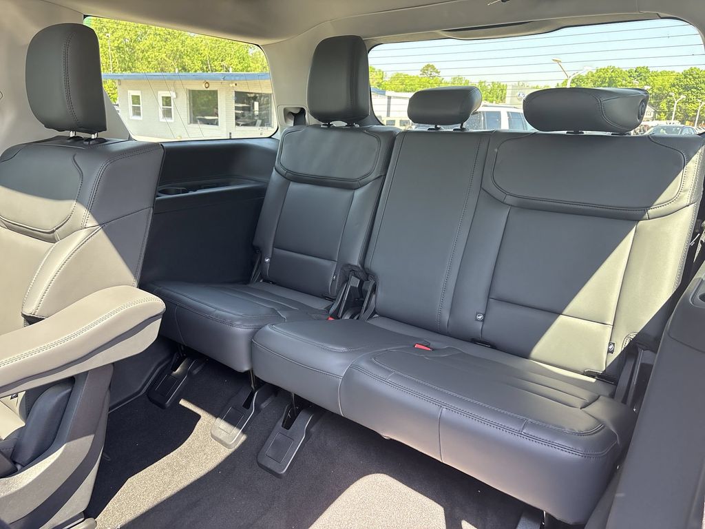 New 2026 Dark Matter Gray Metallic Ford Active image 27