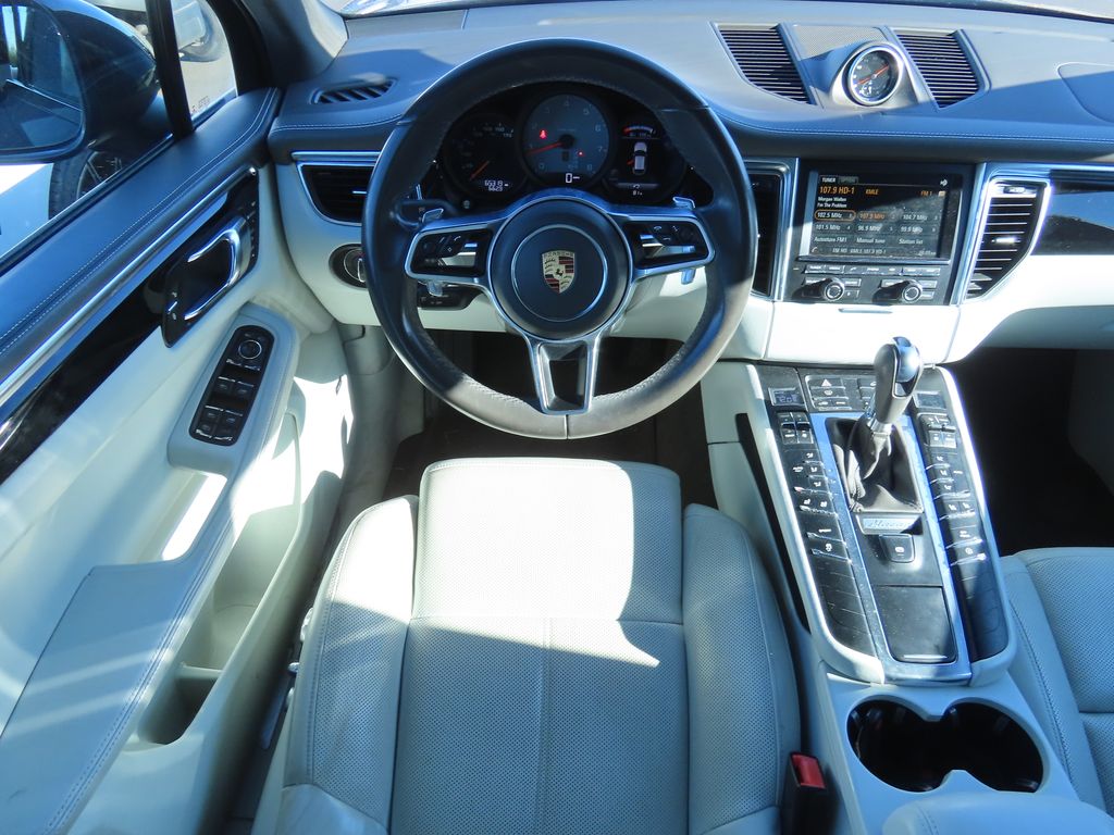 Thumbnail: 2016 Porsche Macan - 5