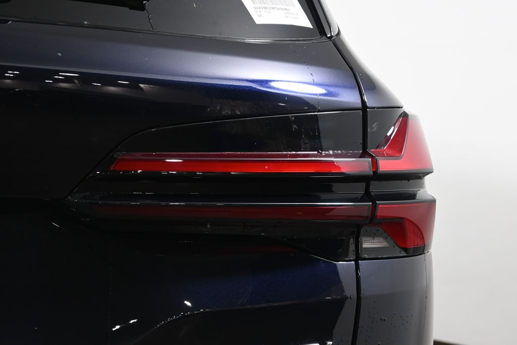 Thumbnail: 2026 BMW X5 - 13