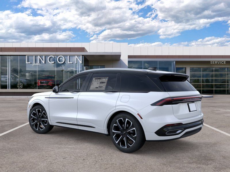 Thumbnail: 2026 Lincoln Nautilus - 4