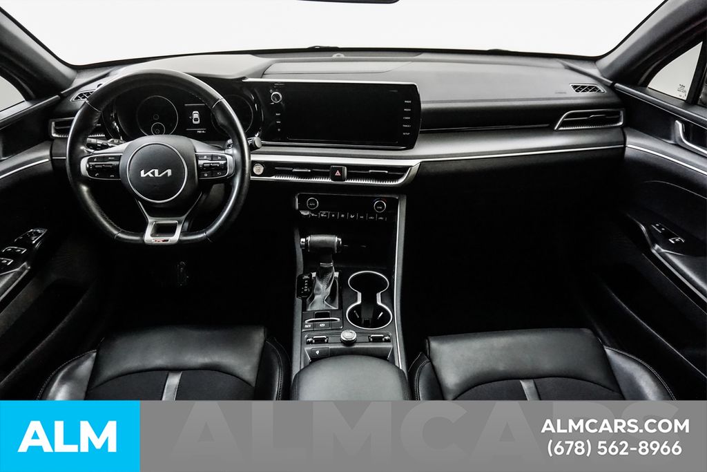 Used 2022 White Kia GT-Line image 22