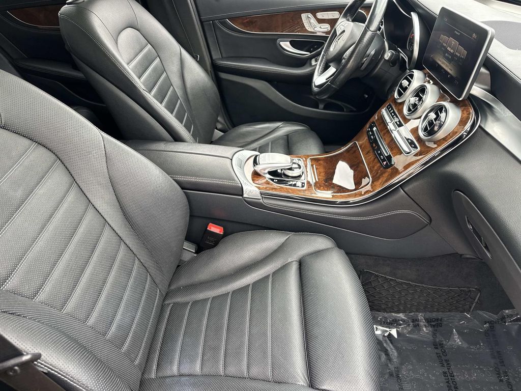 Thumbnail: 2016 Mercedes-Benz GLC - 21