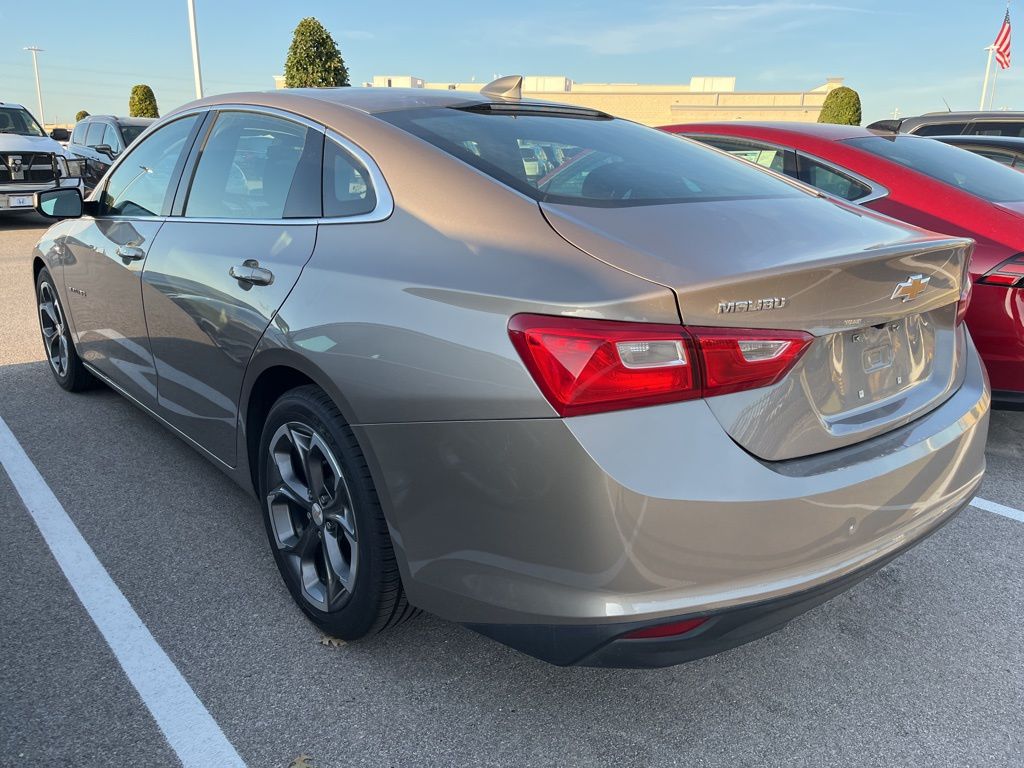 Thumbnail: 2023 Chevrolet Malibu - 4