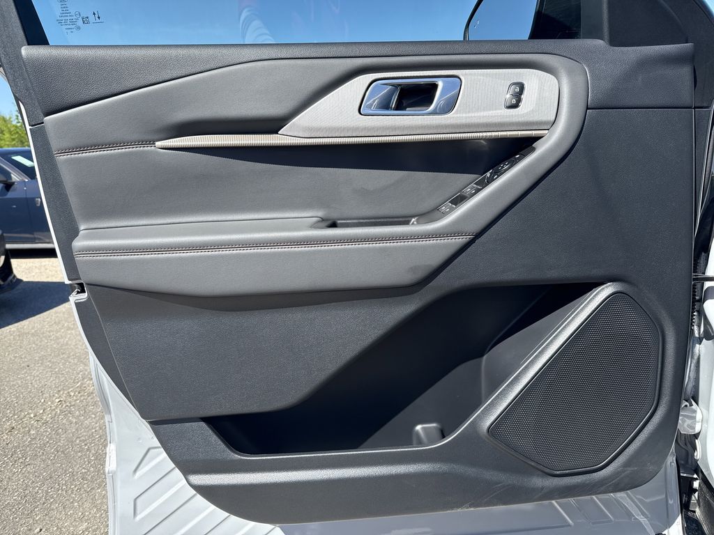 2026 Ford Explorer Active - 9