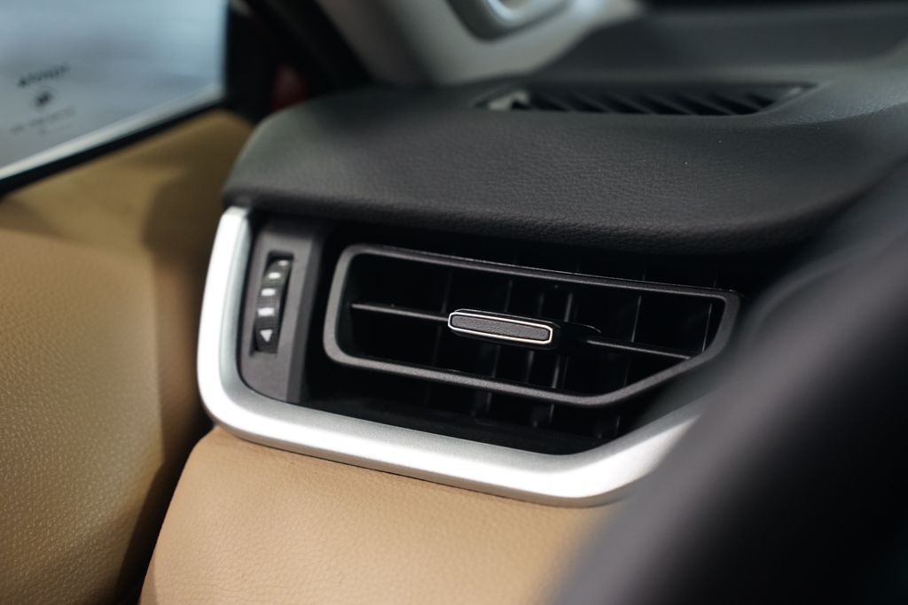 Thumbnail: 2024 Toyota RAV4 - 25