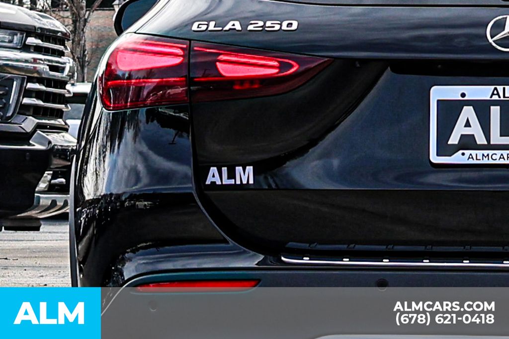 Used 2025 Black Mercedes-Benz GLA 250 image 13