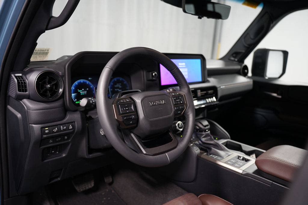 2024 Toyota Land Cruiser  7