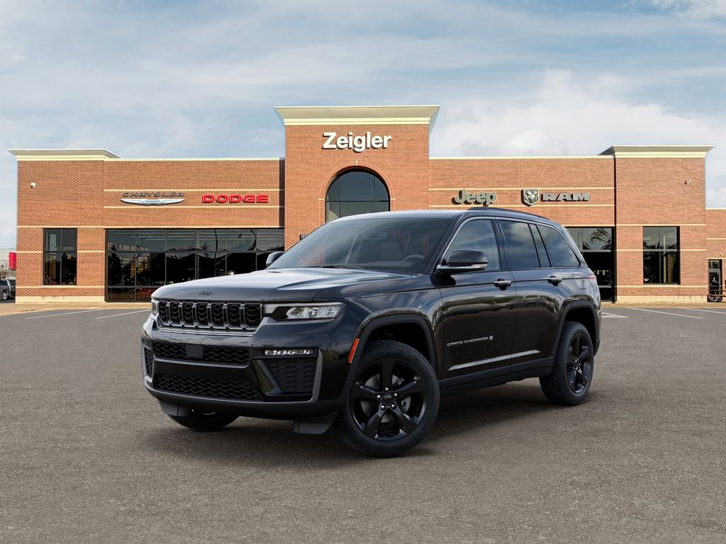 Diamond Black Crystal Pearlcoat 2026 Jeep Grand Cherokee SUV / Crossover Four-Wheel Drive 8-Speed Automatic