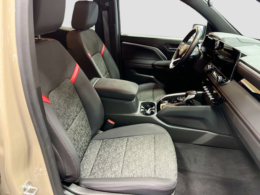 Used 2024 Sand Dune Metallic Chevrolet Z71 image 27