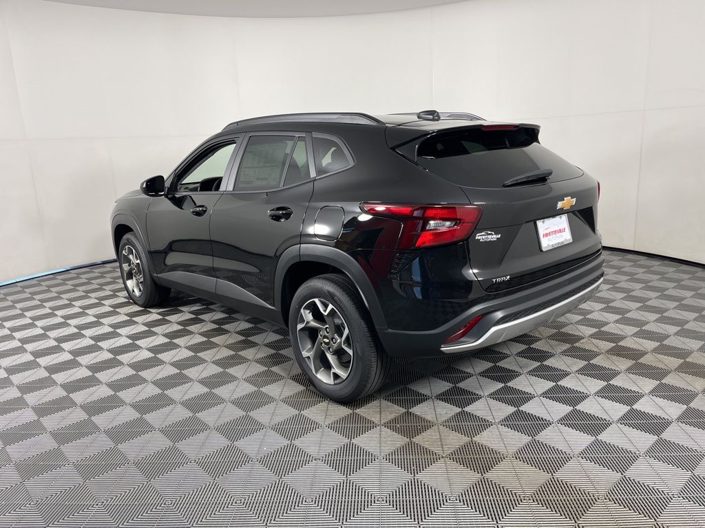 Thumbnail: 2025 Chevrolet Trax - 3